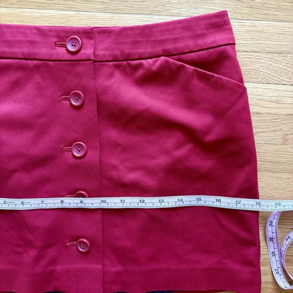 EXPRESS Design Studio Editor Mini Skirt Women's 2 Red Button Front‎ Pockets